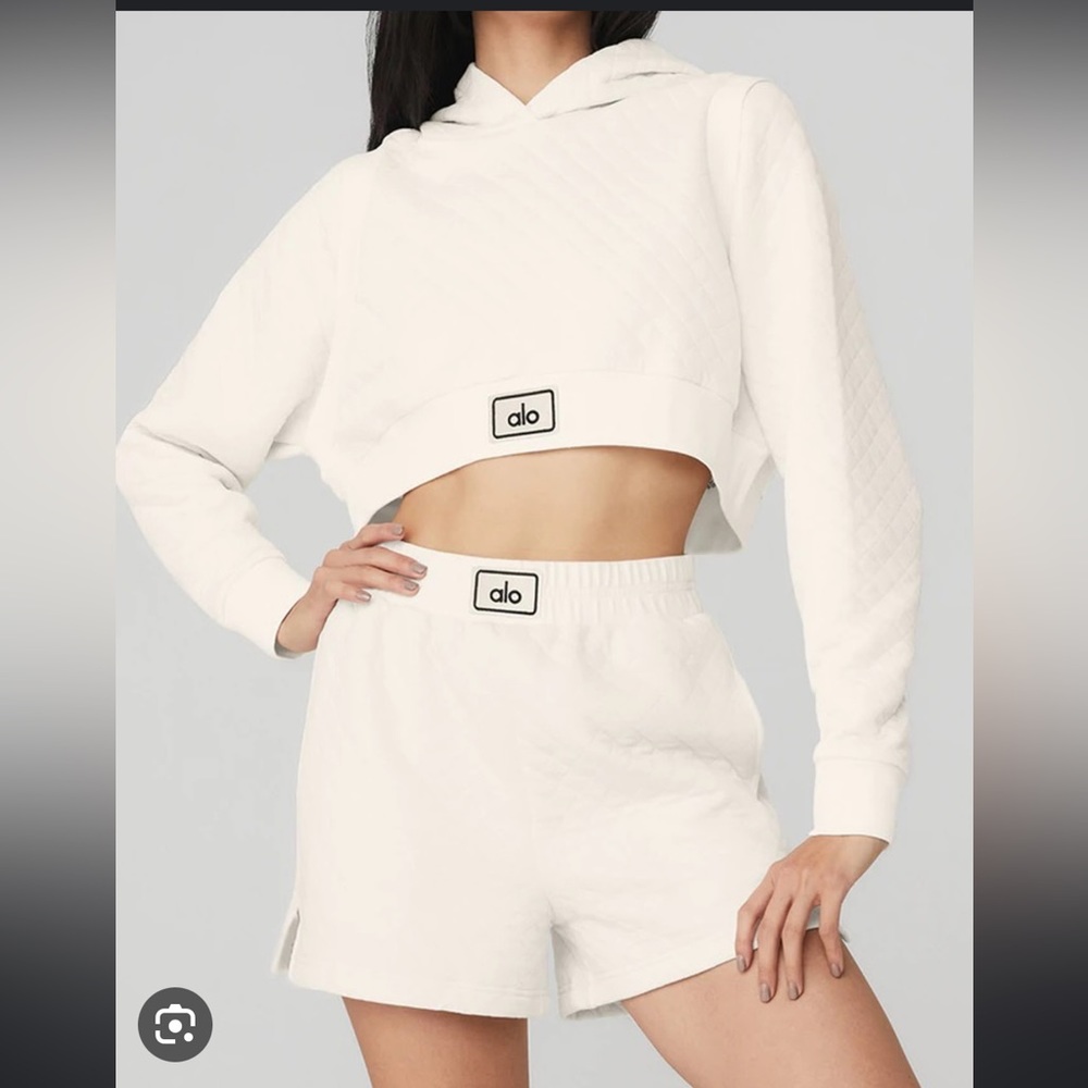 ALO QUILTED CROPPED ARENA HOODIE AND BOXER SHORT